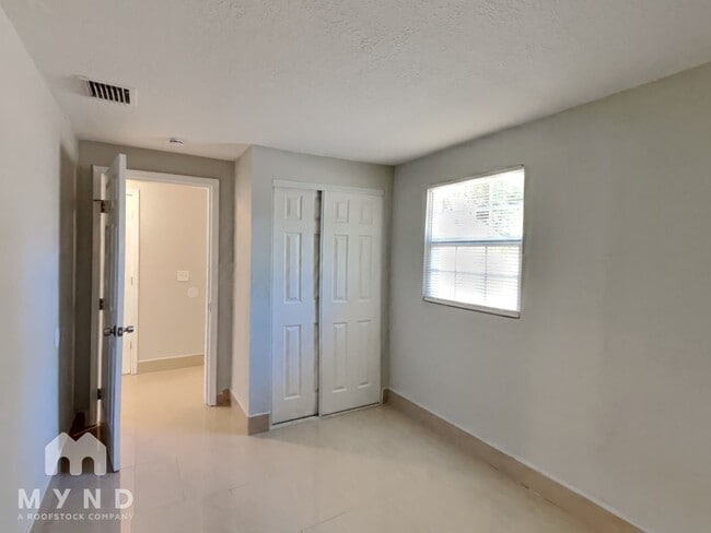 Building Photo - 7018 Maclura Dr