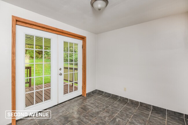 Building Photo - 774 Cottonwood Dr