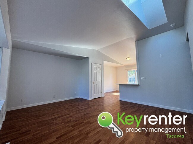 Building Photo - Stylishly Updated Lakewood Duplex Unit in ...