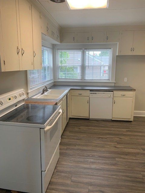 Foto del edificio - 301 S Oak St