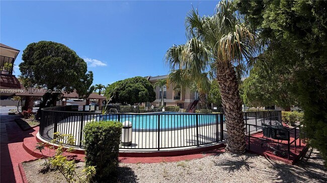 Foto del edificio - 3901 SW 109th Ave
