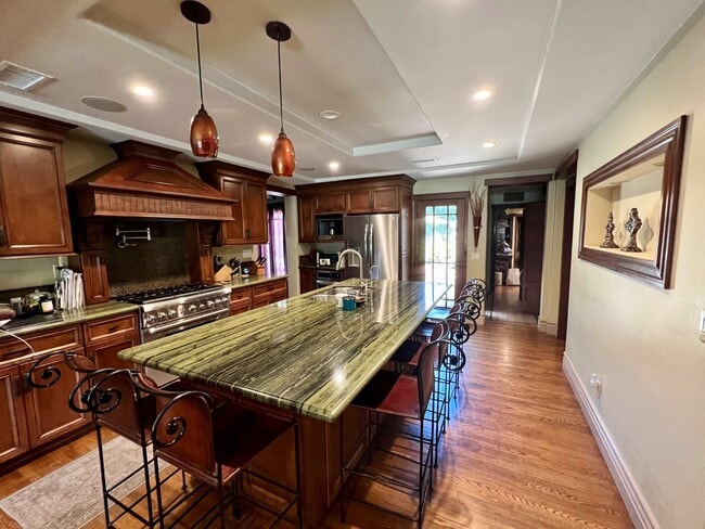 Building Photo - 1016 S Euclid Ave