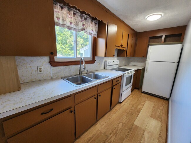Building Photo - 159 Clifton Ave