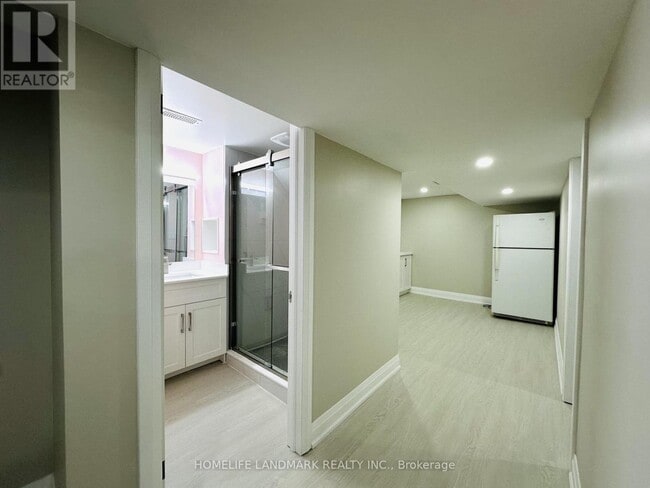 Building Photo - 38 Howarth Ave