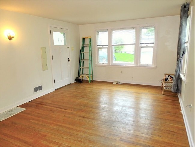 Building Photo - 212 N Pitt St