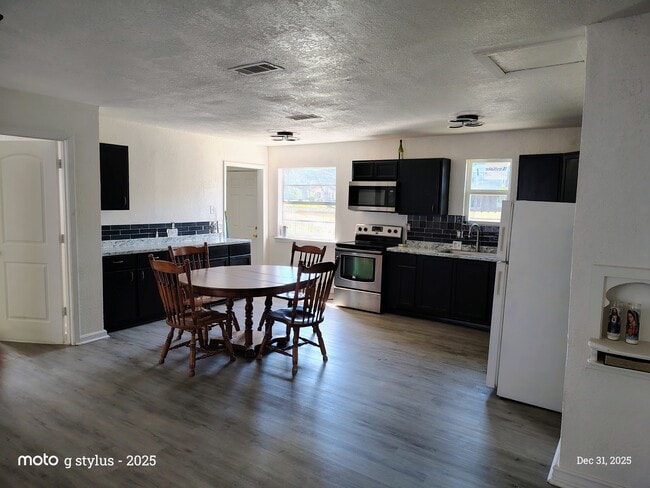 Foto del edificio - 304 E Freeman St