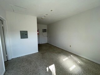 Building Photo - 1640 NE 127th St