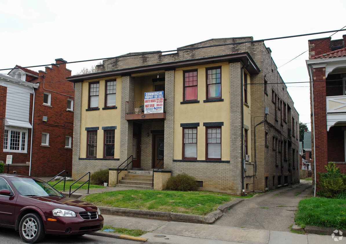 Building Photo - 1607 Quarrier St