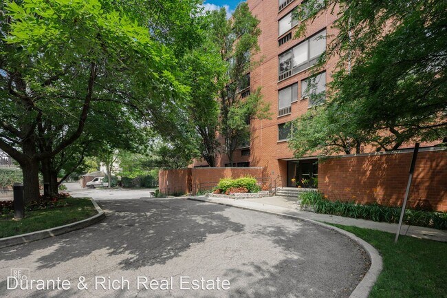 Foto del edificio - 3 br, 2 bath House - 1169 S Plymouth Ct #302