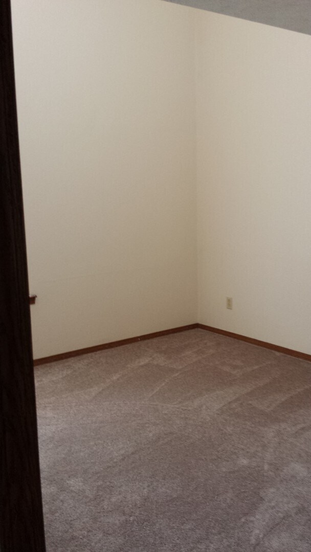 Building Photo - 2 Bedroom / 2 Bath Loft Condo at Fall Cree...