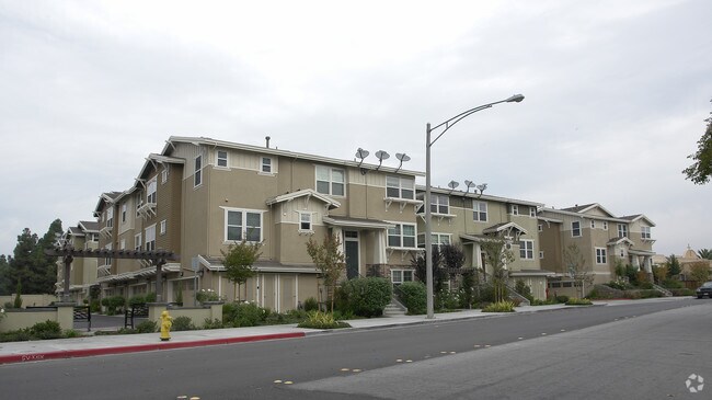 Foto del edificio - 37056-37084 Dusterberry Way