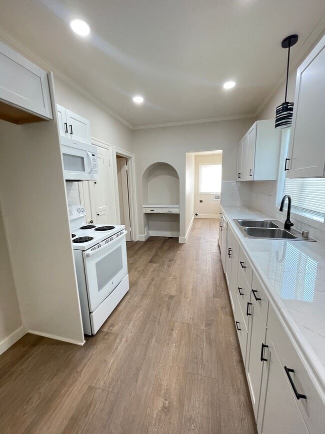 Foto del edificio - 4 bed / 1.5 ba house - Yuba City