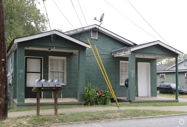 Building Photo - 4315 17th Ave