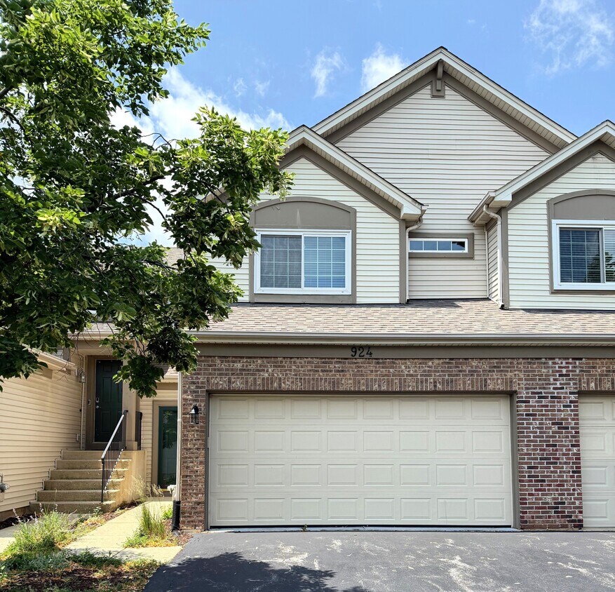 Primary Photo - 924 Park Hill Cir