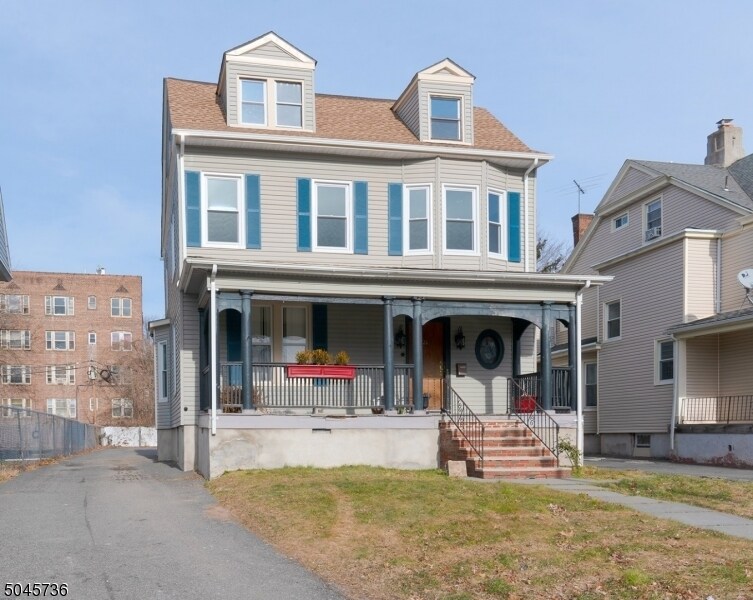 Primary Photo - 28 Carnegie Ave