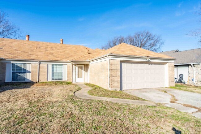 Building Photo - 3 Bedroom Duplex in Union School! Available for immediate move in!