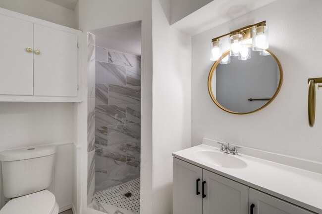 Foto del edificio - 15825 El Estado Dr