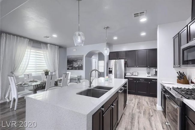 Foto del edificio - 270 Glacier Meadow Rd