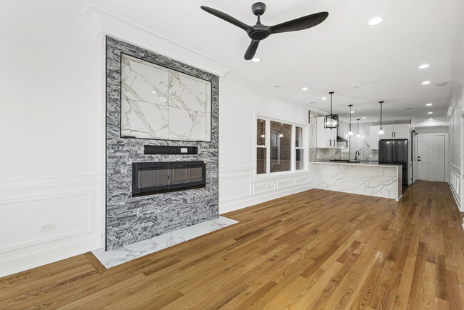 Building Photo - 3934 N Sawyer Ave