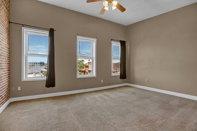 Photo - 1103 Light St Apartment