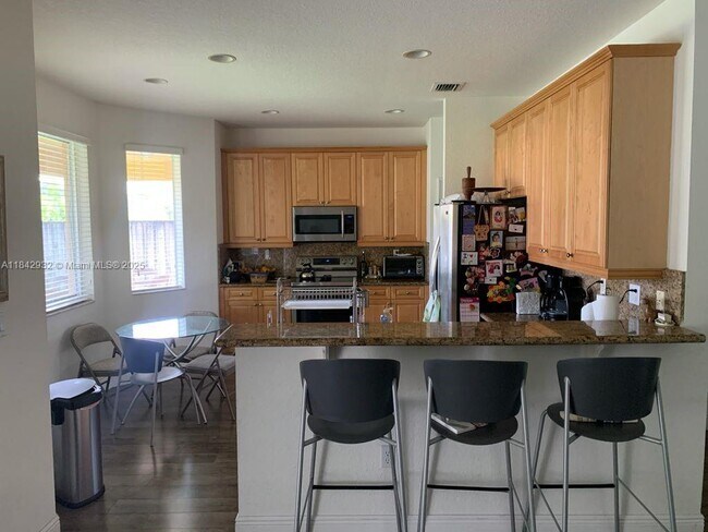 Foto del edificio - 7051 SW 162nd Ct