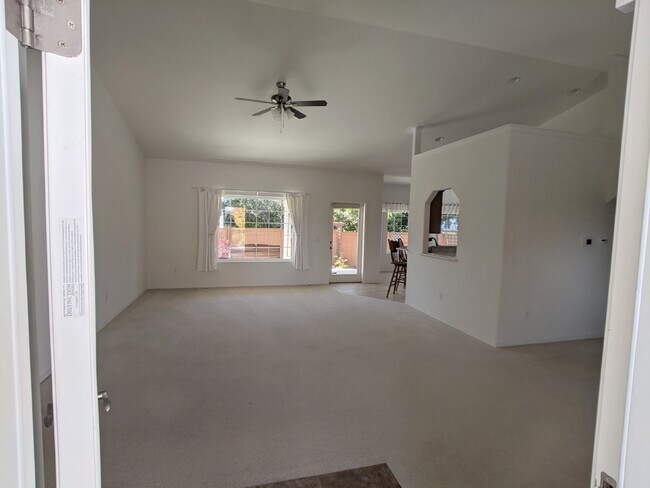 Building Photo - 3 bed 2 bath in Sequim