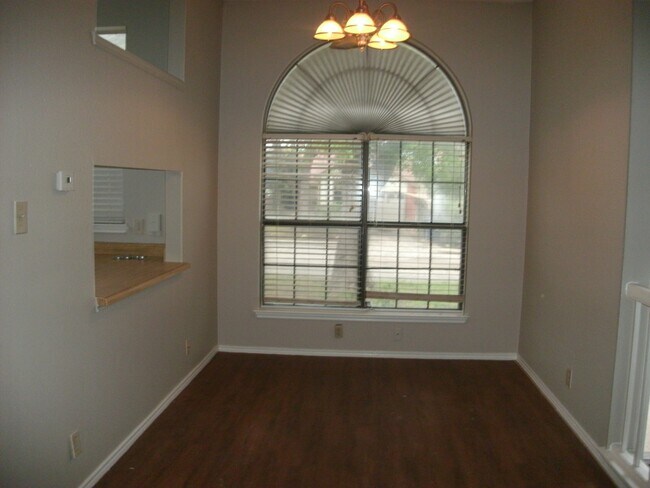 Building Photo - 4107 Sunrise Pt Dr