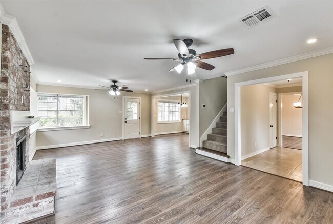 Building Photo - 10610 Creektree Dr