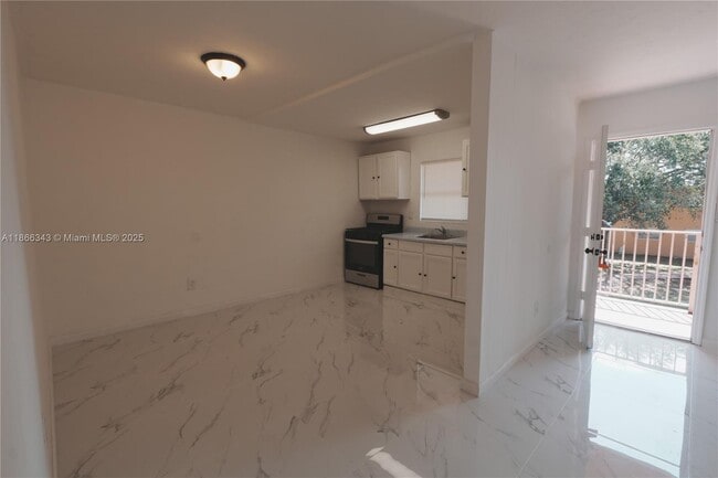 Foto del edificio - 1245 W 24th St