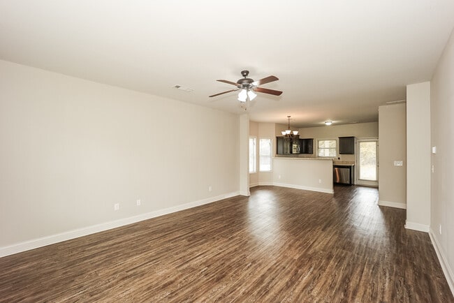 Foto del edificio - 1029 Allegiance Dr