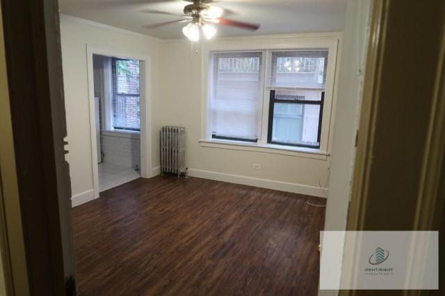 Foto principal - 0 bedroom in CHICAGO IL 60613