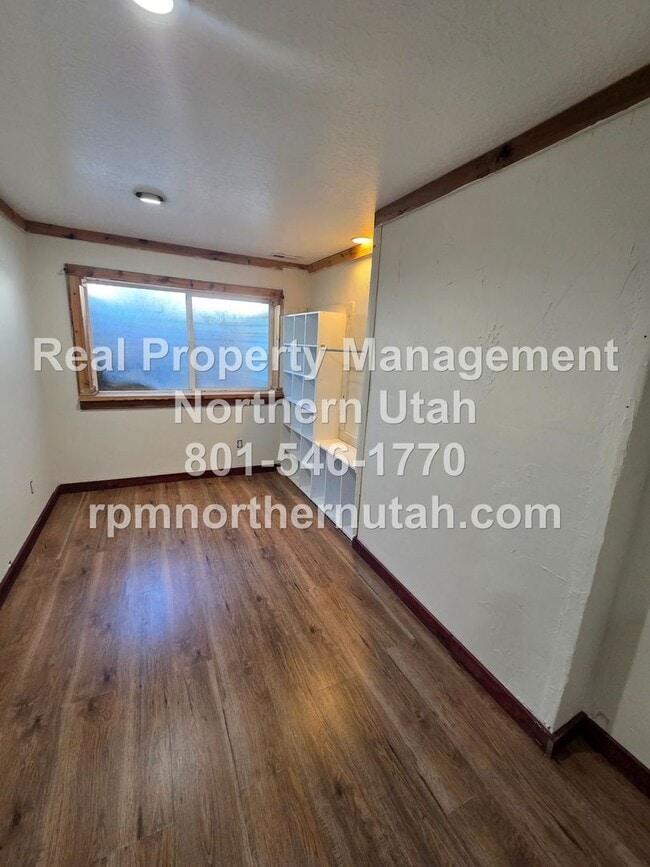 Building Photo - 4 Bed 2 Bath Basement Unit in Syracuse!