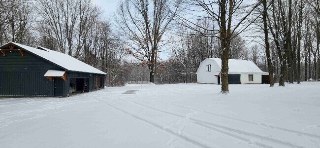 Foto del edificio - 9211 E Y Z Ave