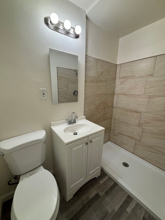 Building Photo - 475 W Ramona Dr
