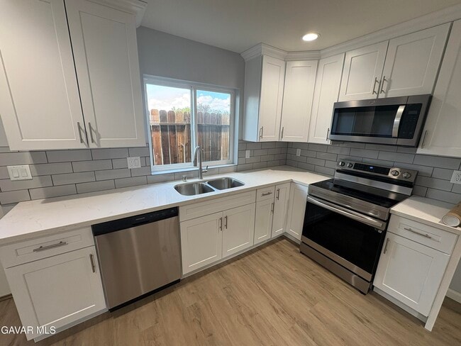 Building Photo - 2137 Estrella Ct