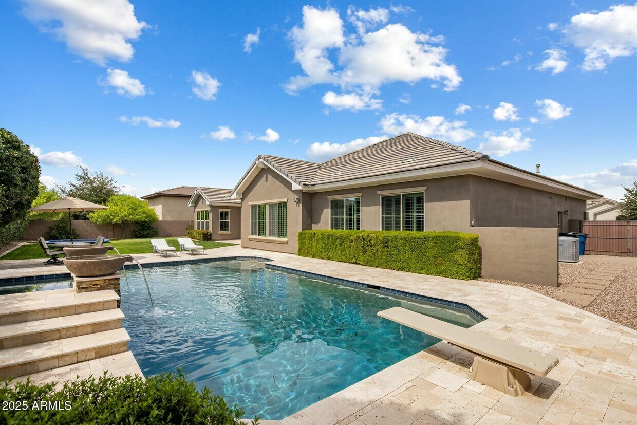 Foto principal - 2051 E Aris Dr