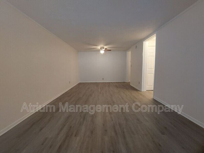 Foto del edificio - 1295 N Holland Pky