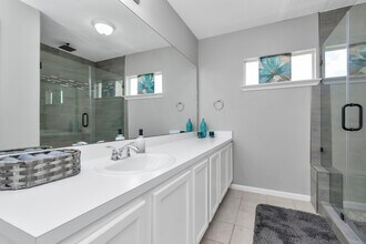 Building Photo - 5822 Santa Bernadetta