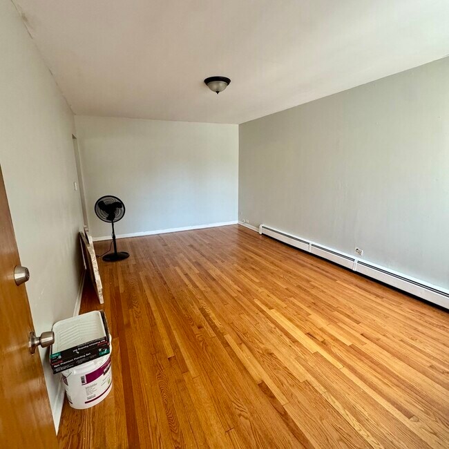 Foto del edificio - 6235 N Mozart St