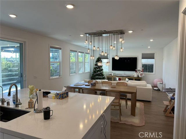 Building Photo - 26078 Meadow Dr