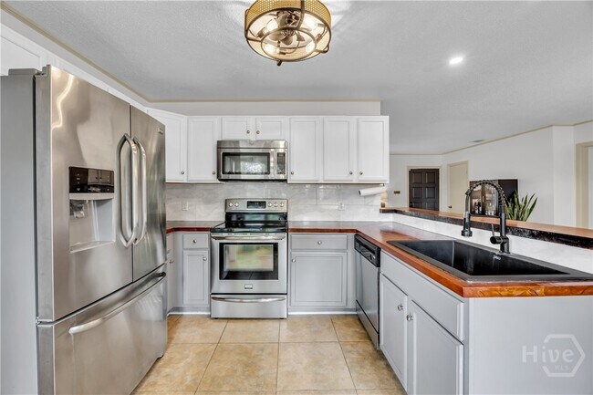 Building Photo - 2119 Walz Dr