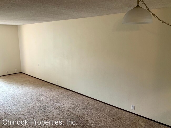 Building Photo - 2 br, 1 bath House - 343 Hunington Ave