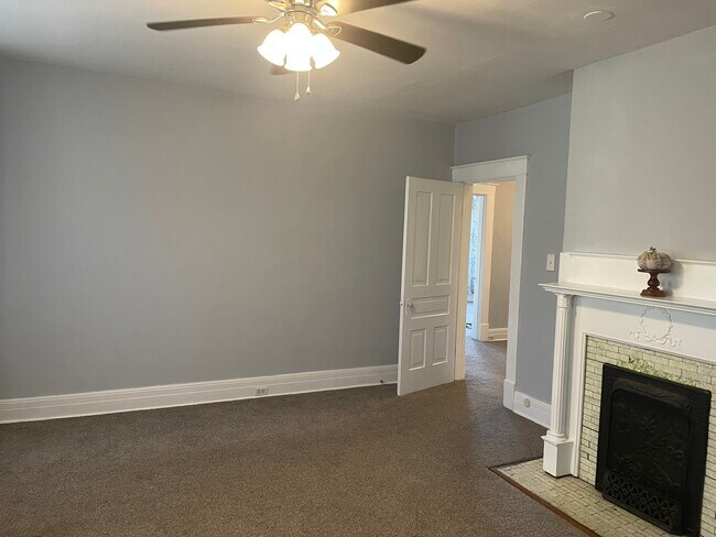 Living room - 227 Warwick Ln