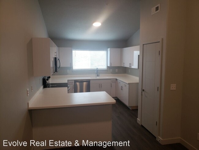 Building Photo - 2 br, 1 bath House - 572 S 100 W E203