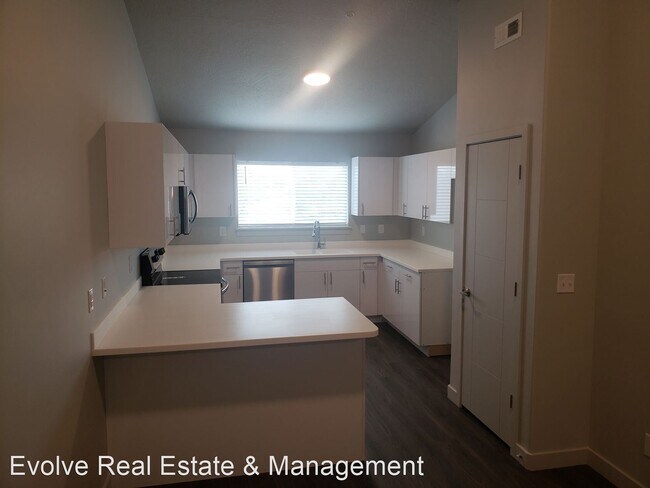 Building Photo - 2 br, 1 bath House - 572 S 100 W E208
