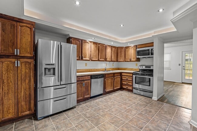 Building Photo - Beautiful 2-Bed, 2.5-Bath Home with Spacio...