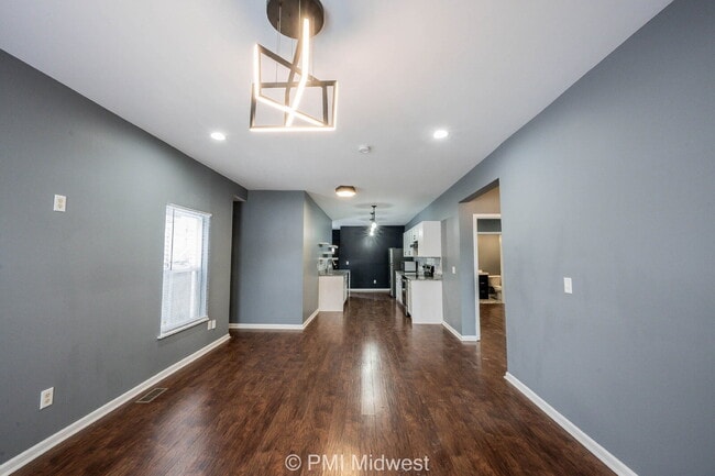 Foto del edificio - 3159 E Washington St