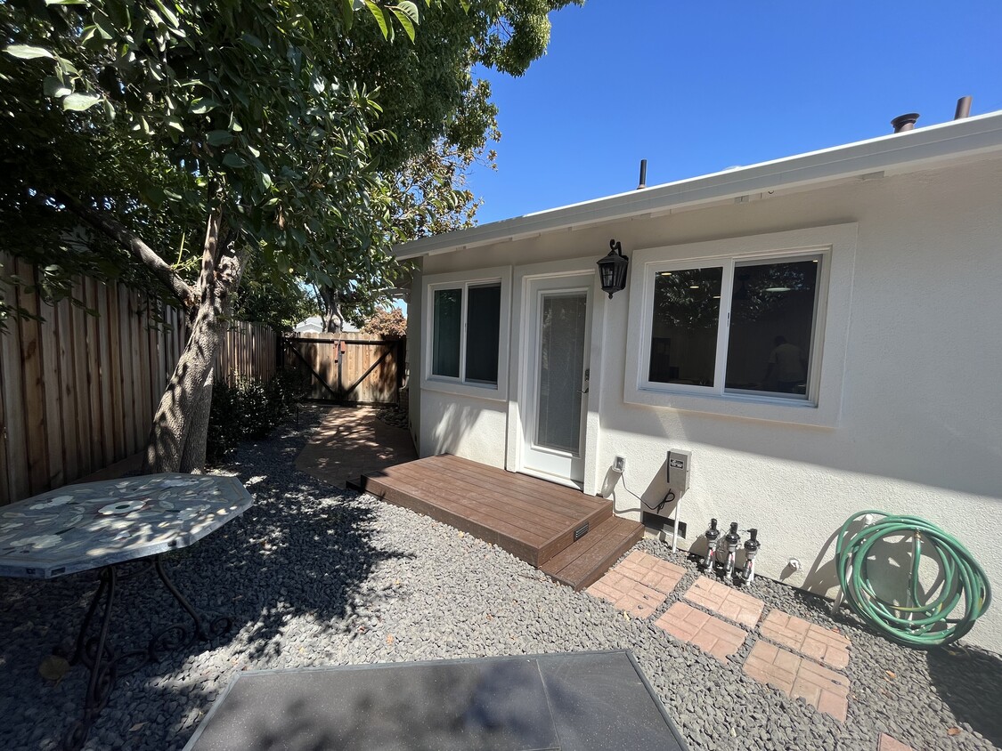 Primary Photo - 420 Ventura Pl
