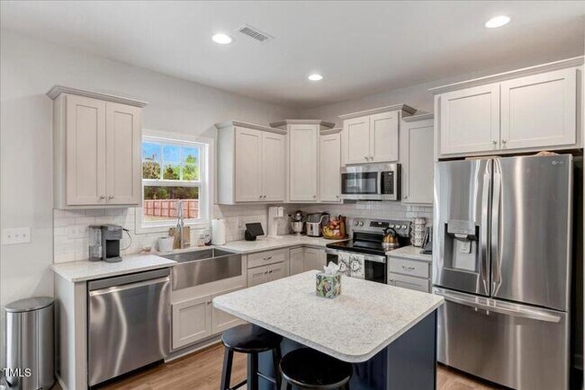 Building Photo - Build Equity While Leasing - Lease and Own...