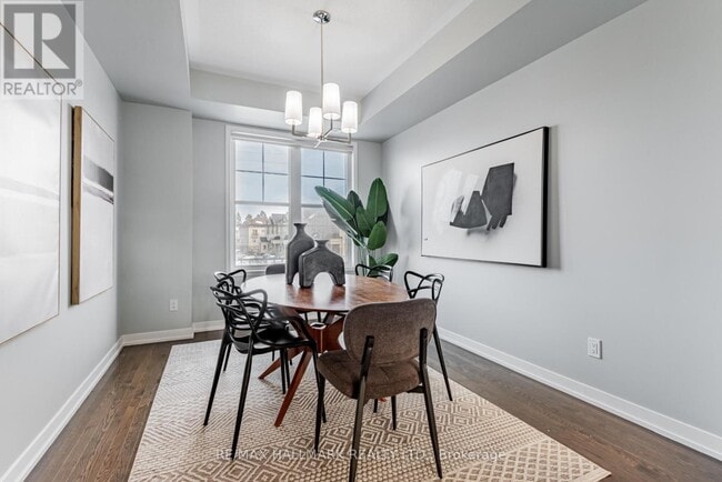 Photo du bâtiment - 10610 Bathurst St